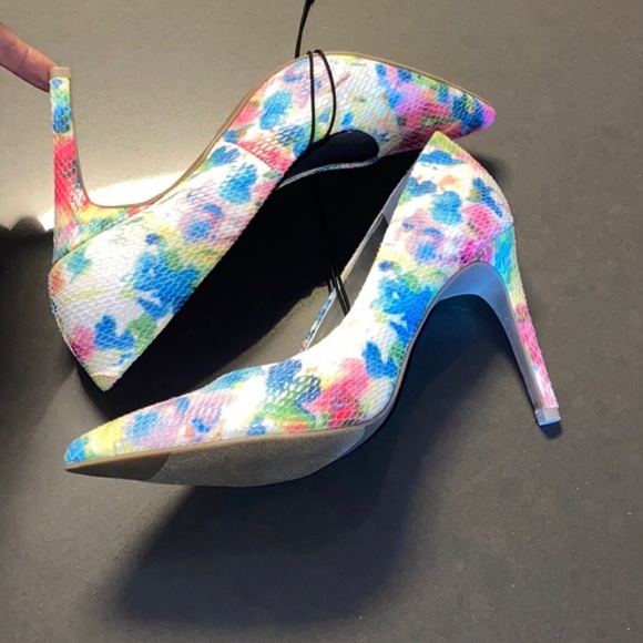 Worthington Multicolor Elegant Heel - Picture 2 of 3